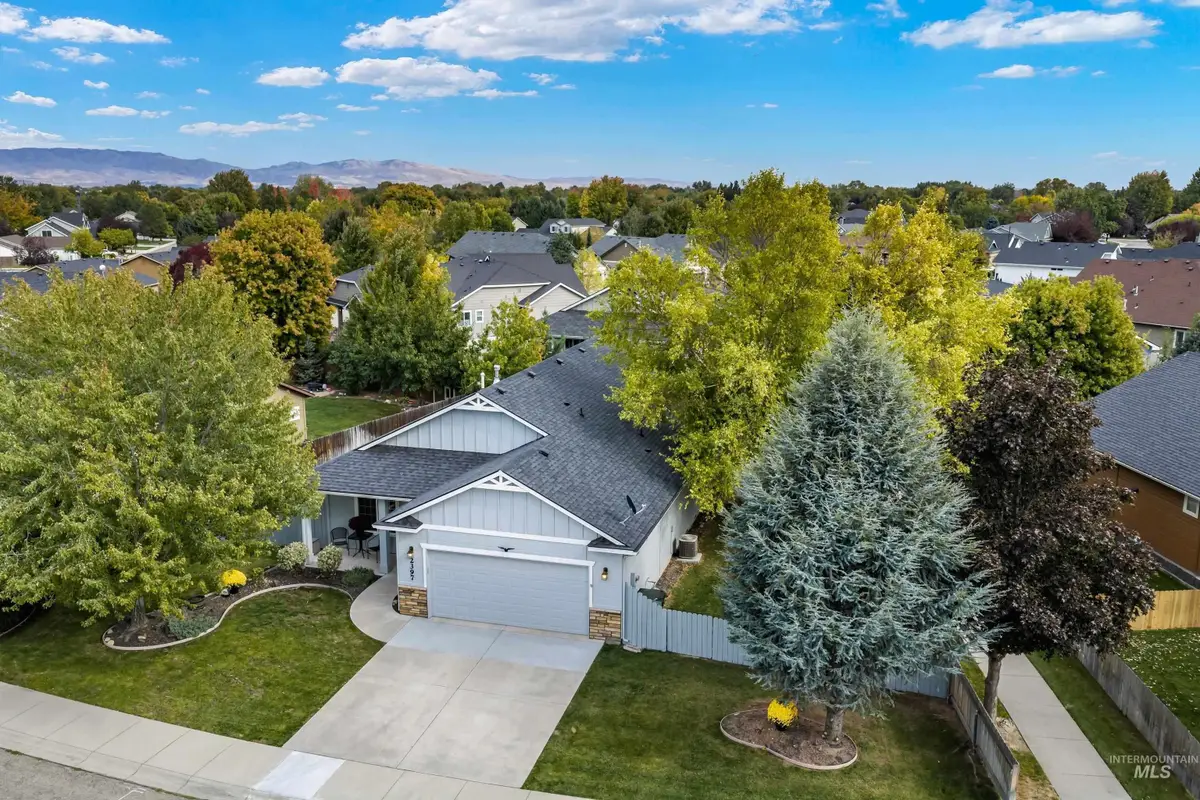 2397 W Fieldstream Dr, Meridian, ID 83646 - #1