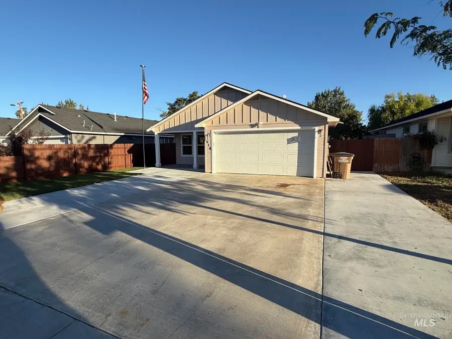 618 E 6th St, Emmett, ID 83617 - #2