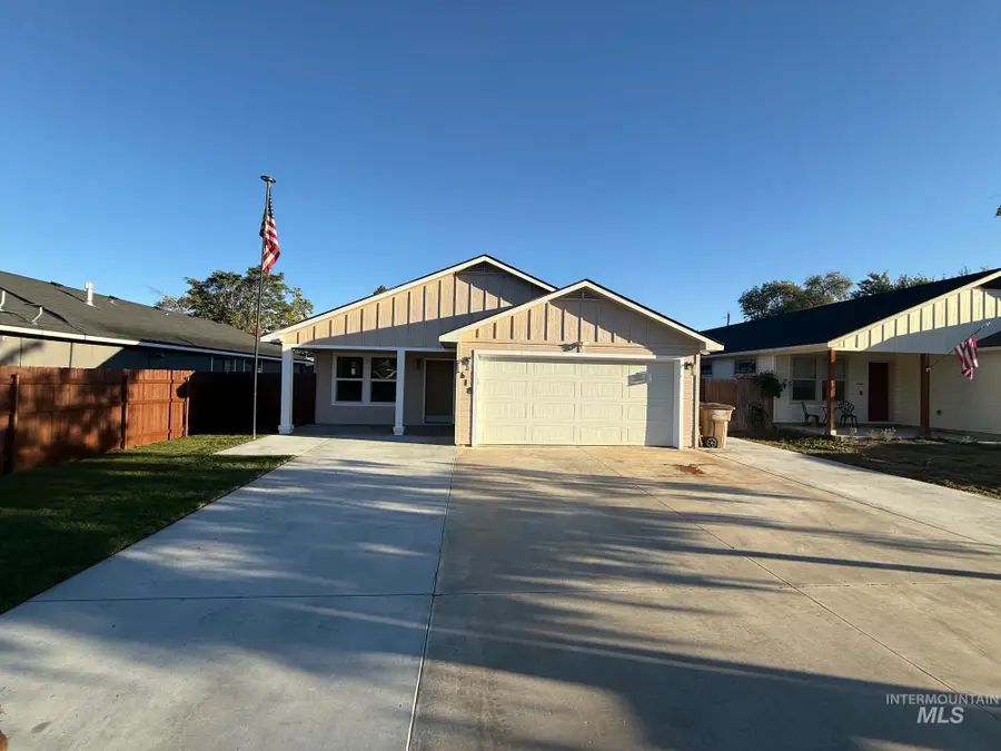 618 E 6th St, Emmett, ID 83617 - #3
