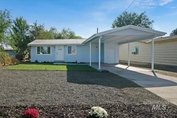 1104 S Johns, Emmett, ID 83617
