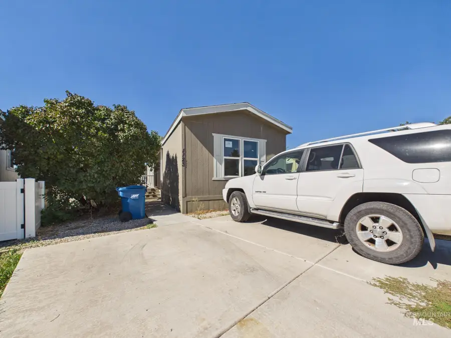 1123 N Sable, Boise, ID 83704 - #3