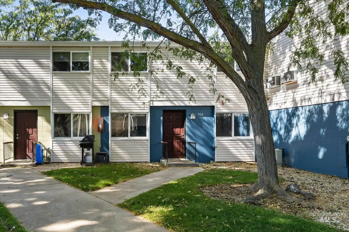 968 S Curtis Rd, Boise, ID 83705 - #1