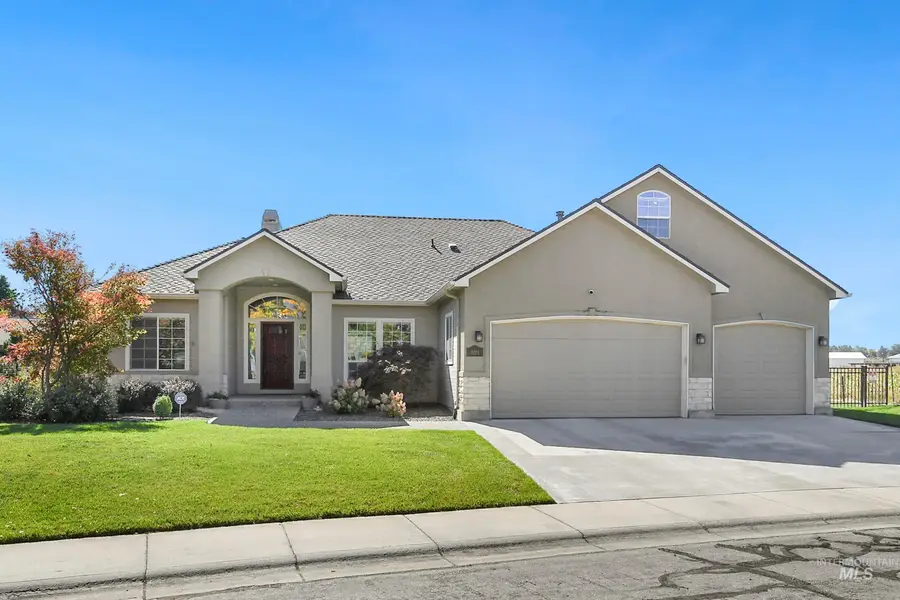 9001 Duck Lake Dr, Garden City, ID 83714 - #2