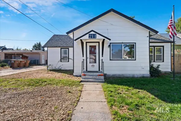 211 W 2nd Street, Emmett, ID 83617