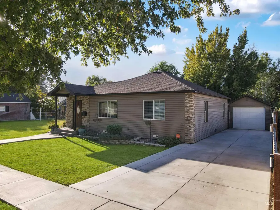 1009 9th St, Rupert, ID 83350 - #2