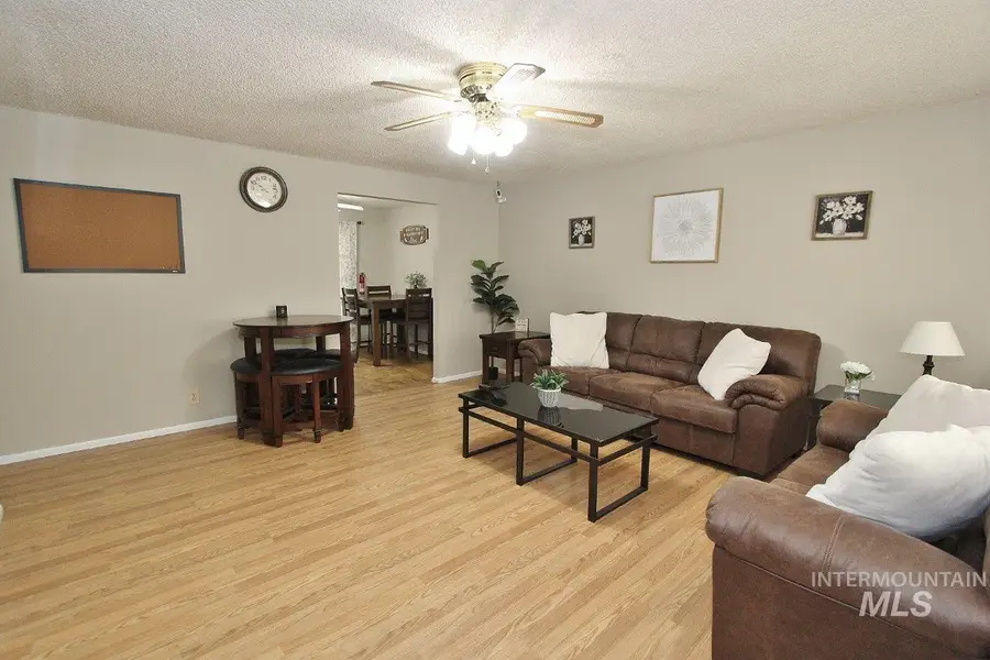 115 N Rowena, Nampa, ID 83651 - #3