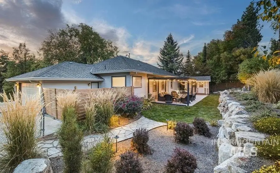 1064 W Parkhill Dr, Boise, ID 83702 - #2