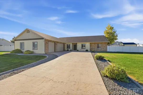 83 S Smiley Court, Nampa, ID 83687