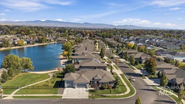 1360 N Bowknot Lake Way, Star, ID 83669