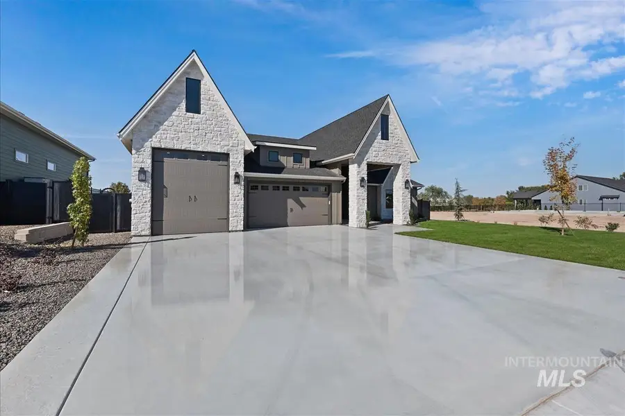 5861 E Greenhill St, Nampa, ID 83687 - #2