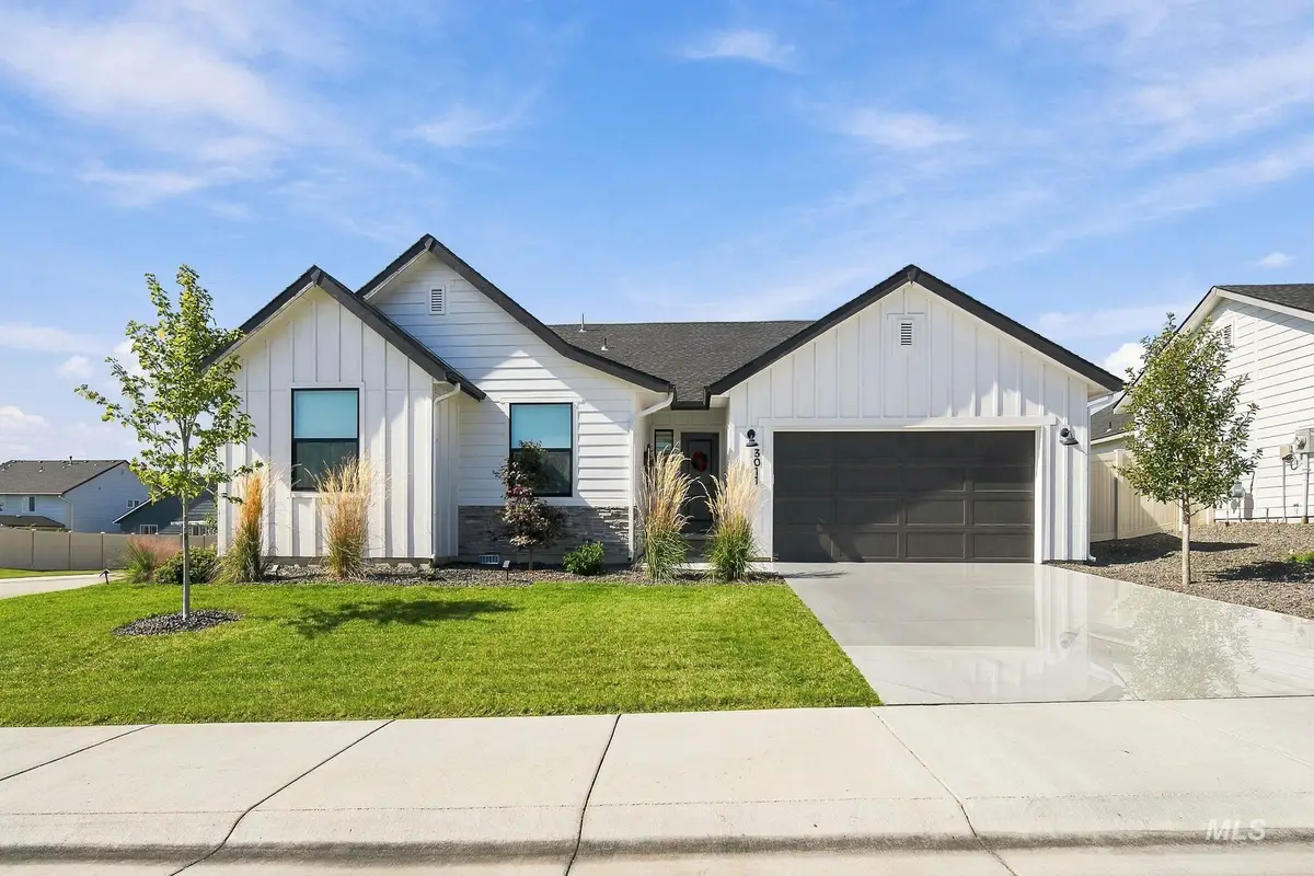 3011 N Mountain Lake Ave, Star, ID 83669 - #1