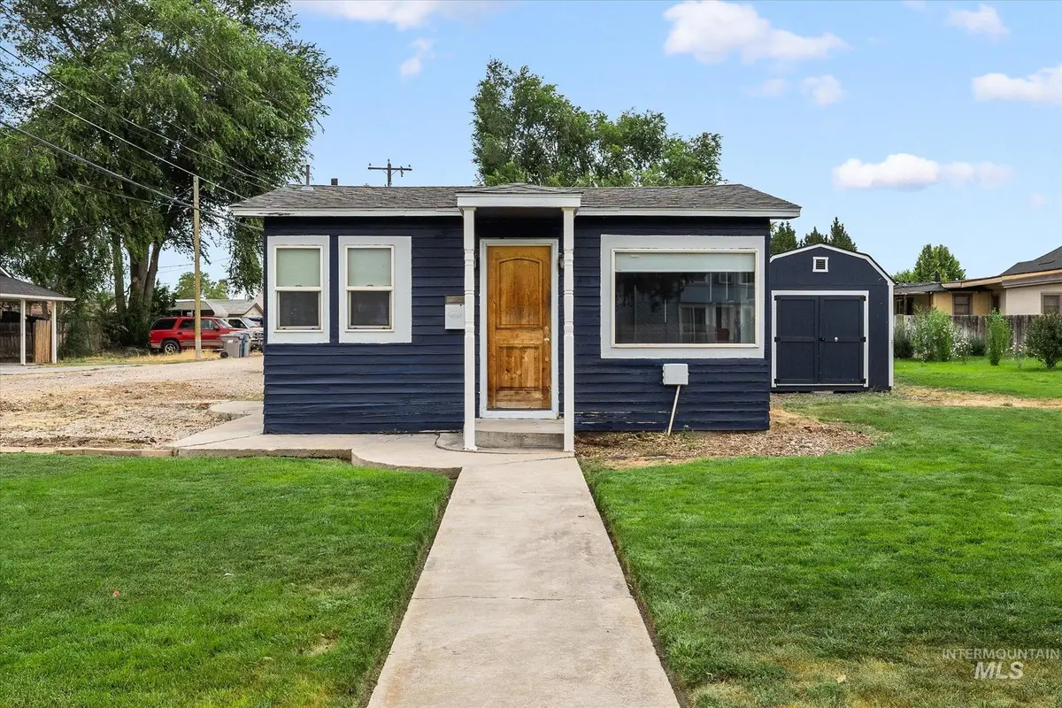 716 E Sherman Ave, Nampa, ID 83686 - #1