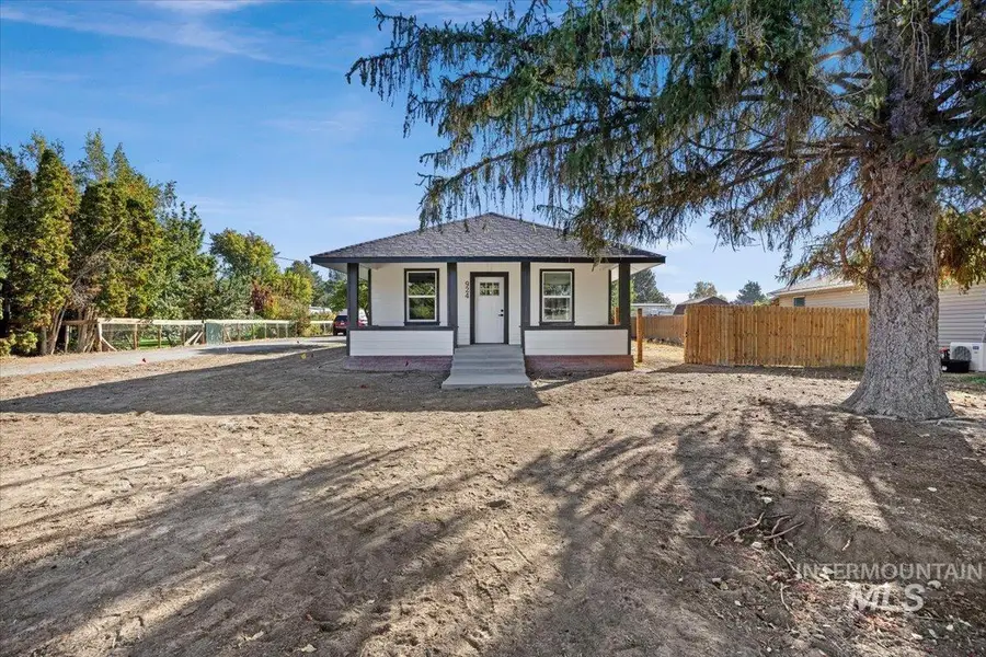 924 Davis St S, Jerome, ID 83338 - #2