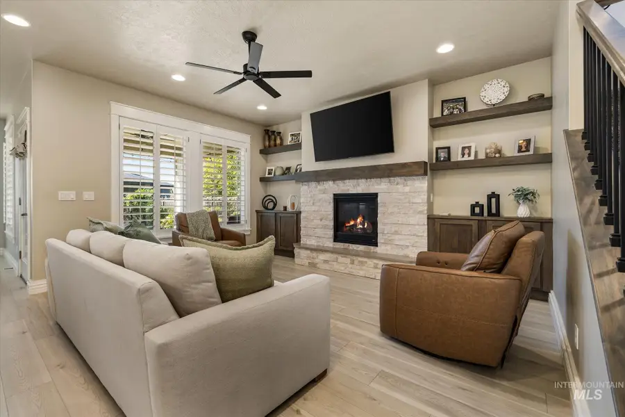 4615 W Greenspire Dr, Meridian, ID 83646 - #3