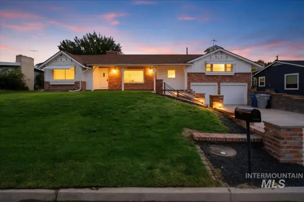 1642 Rim View Dr, Caldwell, ID 83605