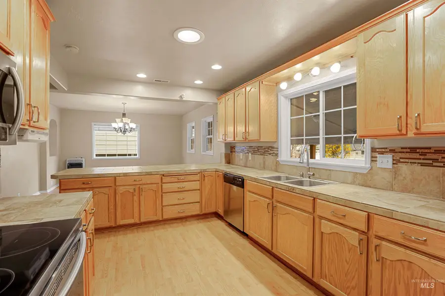 720 E Main Street, Jerome, ID 83338 - #2