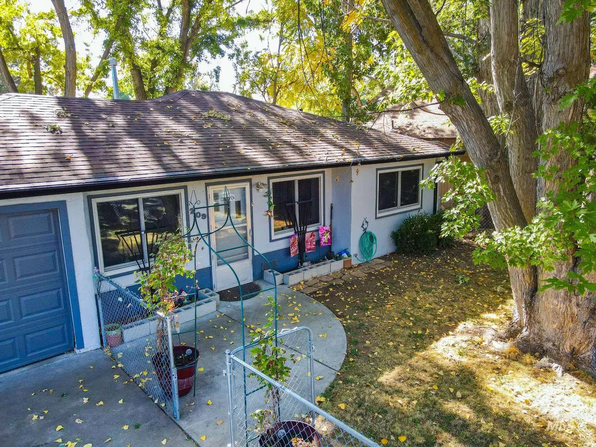 209 W 2nd St, Middleton, ID 83644 - #1