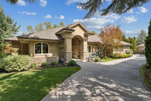 232 W Oakhampton Dr, Eagle, ID 83616