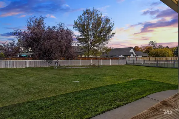 11360 W Lake Hazel Rd, Boise, ID 83709