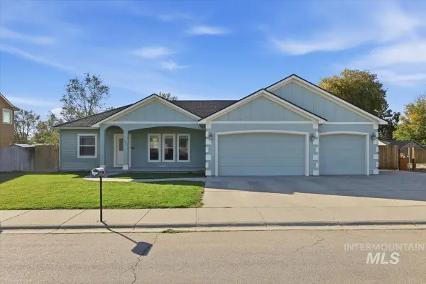 1487 NE Cinder Loop, Mountain Home, ID 83647