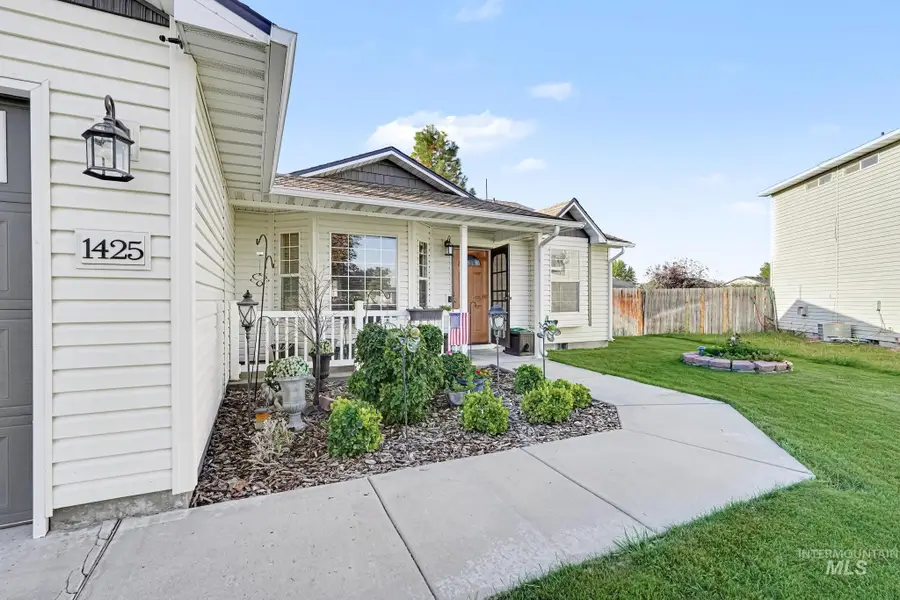 1425 W Tamarack Dr, Nampa, ID 83651 - #2
