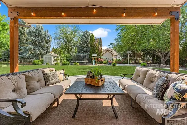 5298 N Hickory Tree Way, Boise, ID 83713