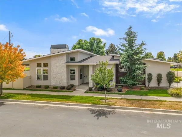 372 N Taylor St, Eagle, ID 83616