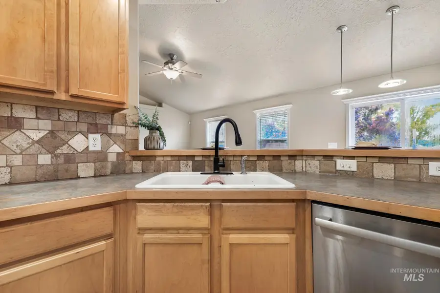 427 Clover Ave, Twin Falls, ID 83301 - #2