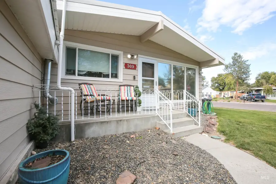 309 Sw 12th Street, Ontario, OR 97914 - #2