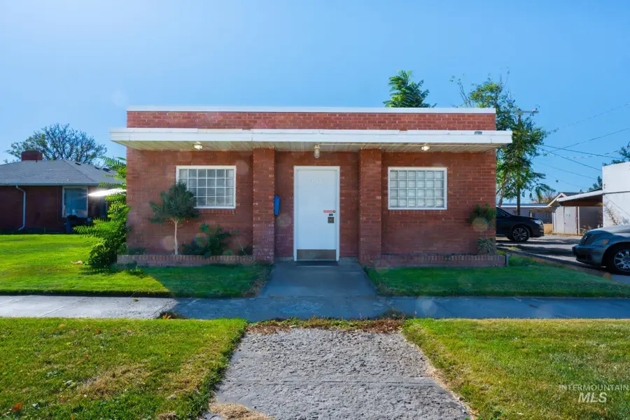 434 W Idaho Ave, Ontario, OR 97914 - #2
