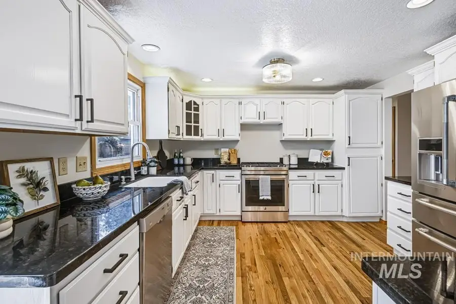 533 E Curling Dr, Boise, ID 83702 - #2