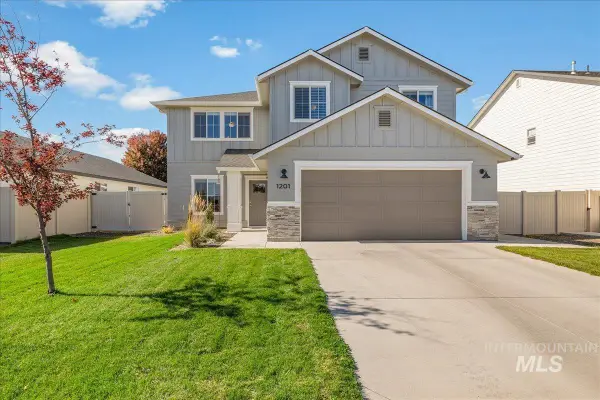 1201 N Bowknot Lake Ave, Star, ID 83669