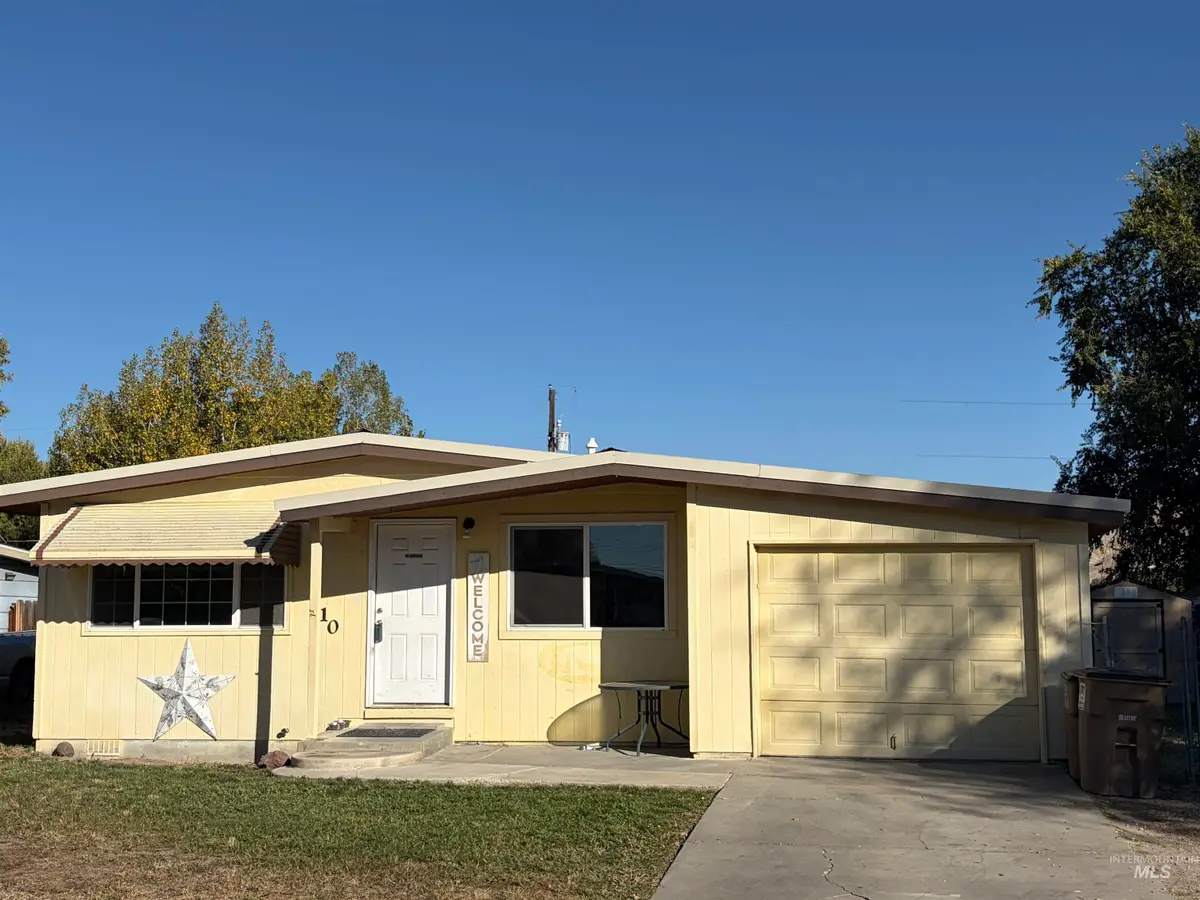 210 Erickson Ave, Emmett, ID 83617 - #1