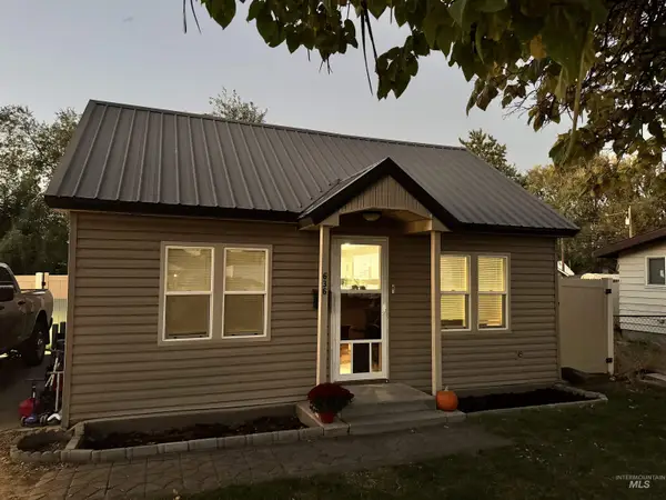 636 E 3rd St, Emmett, ID 83617