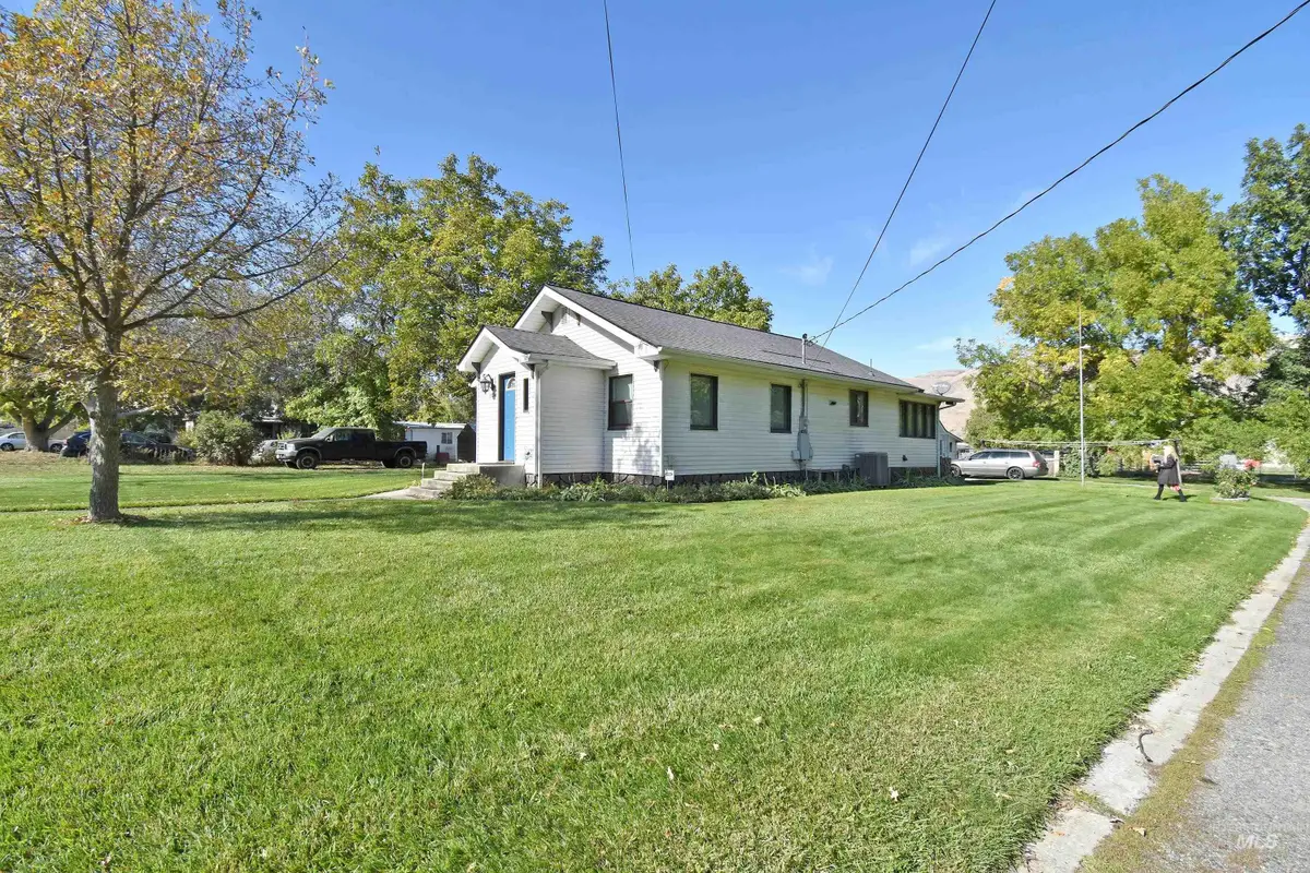 1374 Sycamore Street, Clarkston, WA 99403 - #1