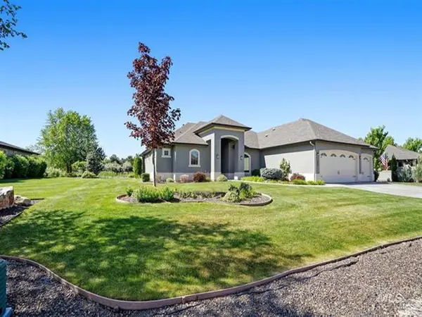 11887 W Pinewood River Lane, Star, ID 83669