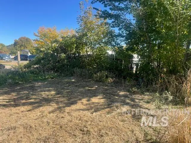 522 E 16th Street, Burley, ID 83318 - #3