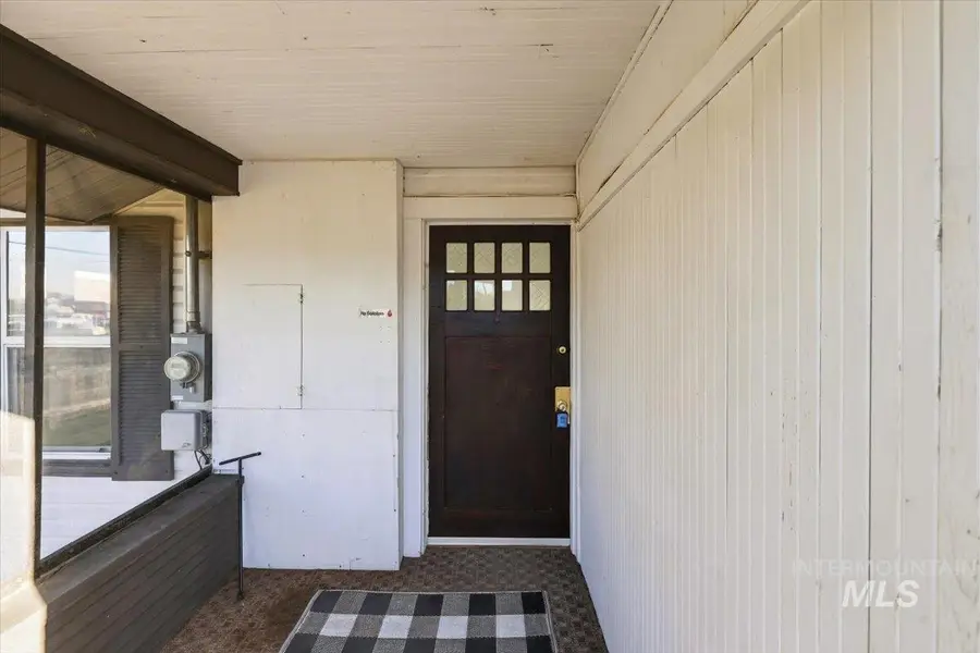 144 W 4th St, Kuna, ID 83634 - #3