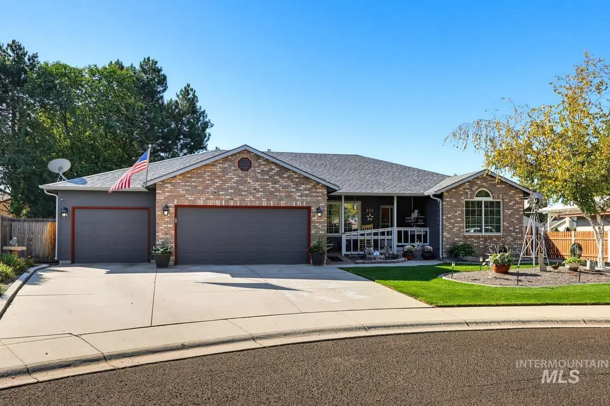 723 Roberts Ave, Nampa, ID 83651 - #1