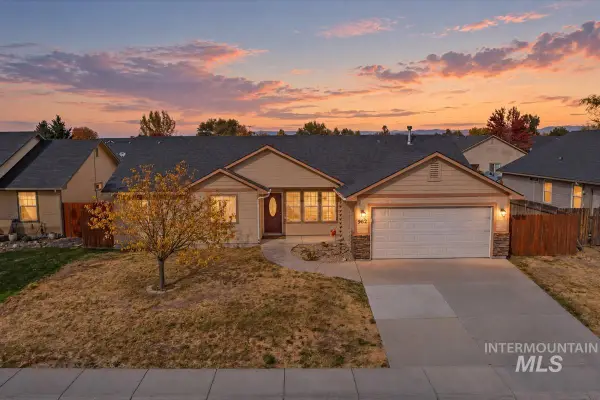 962 W 4th N, Mountain Home, ID 83647