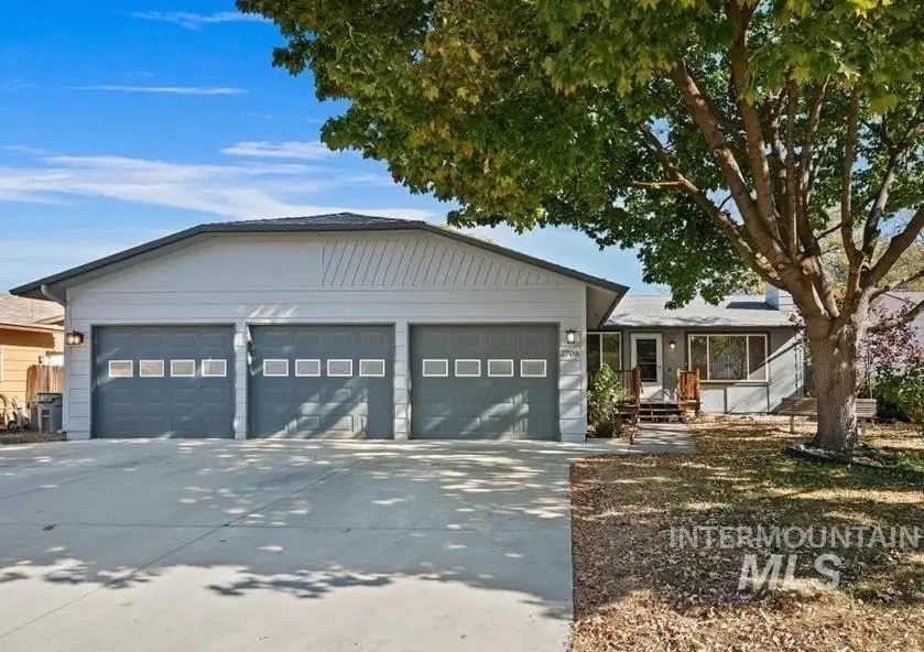 2708 N Ash Park Ln, Boise, ID 83704 - #1