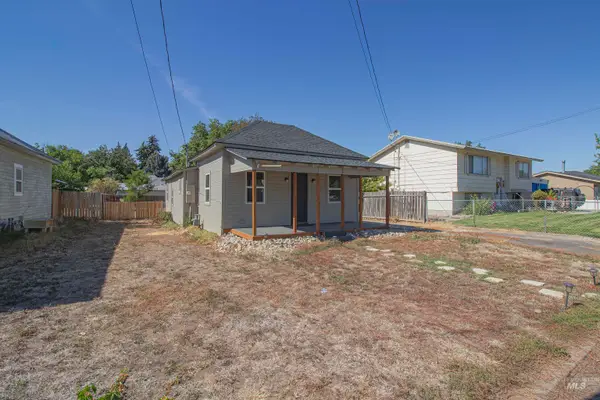 907 N 7th St, Payette, ID 83661