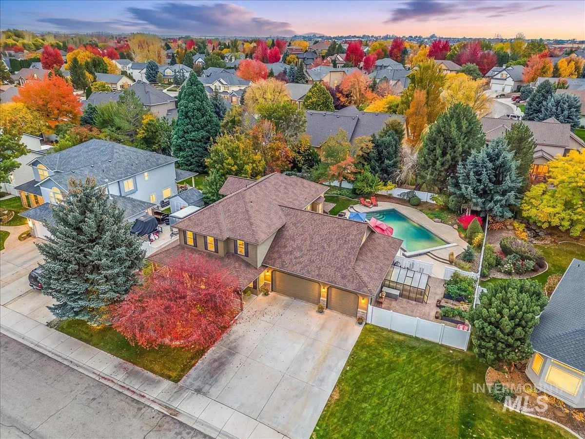 545 E Whitehall St, Meridian, ID 83642 - #1
