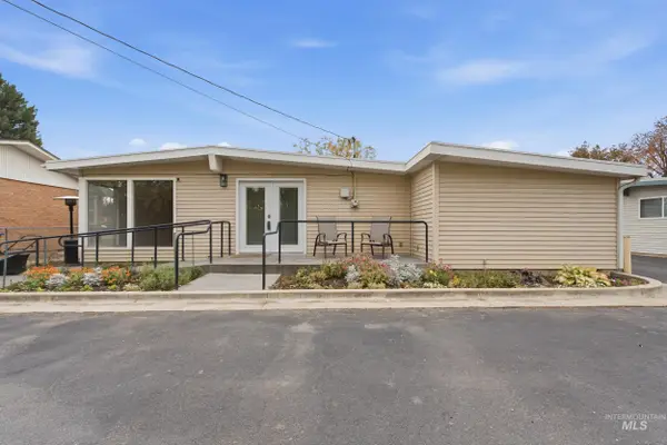 6610 W Overland Rd, Boise, ID 83709
