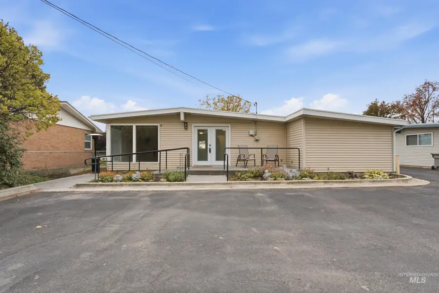 6610 W Overland Rd, Boise, ID 83709 - #2