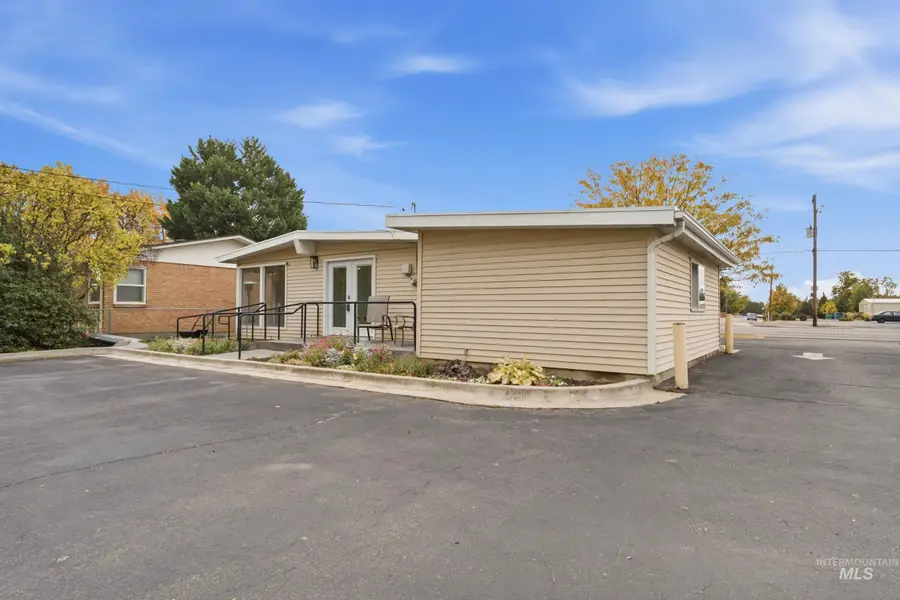 6610 W Overland Rd, Boise, ID 83709 - #3