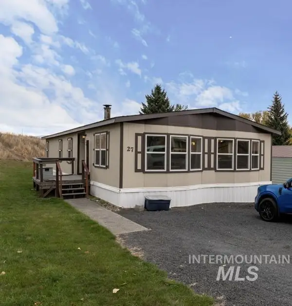 4325 Lenville Rd #27, Moscow, ID 83843