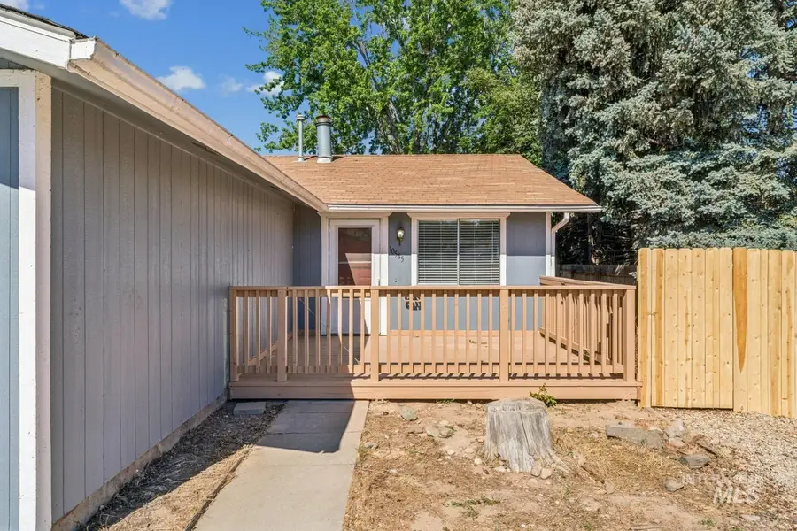 10543 W Poppy St, Boise, ID 83704 - #2
