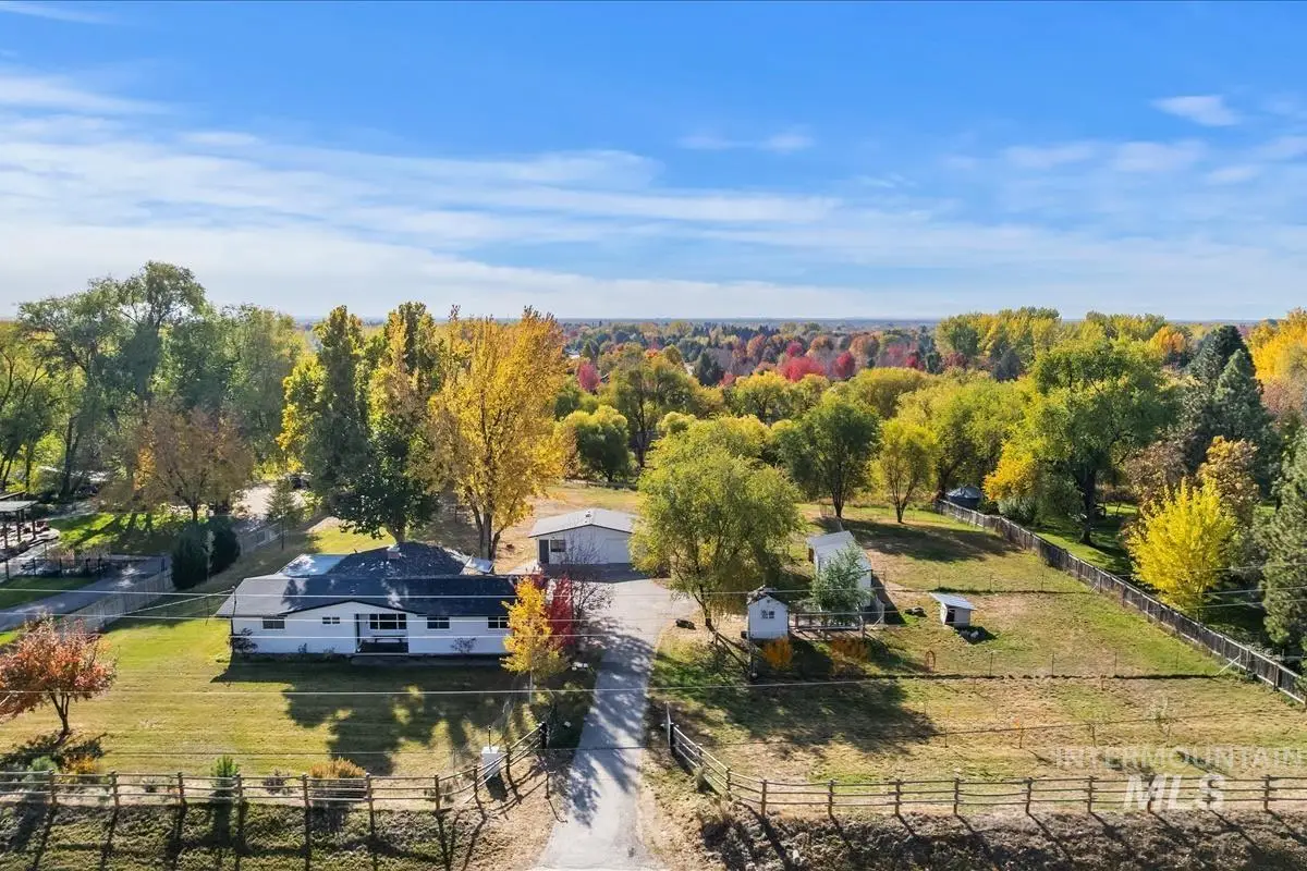 355 E Beacon Light Rd, Eagle, ID 83616 - #1