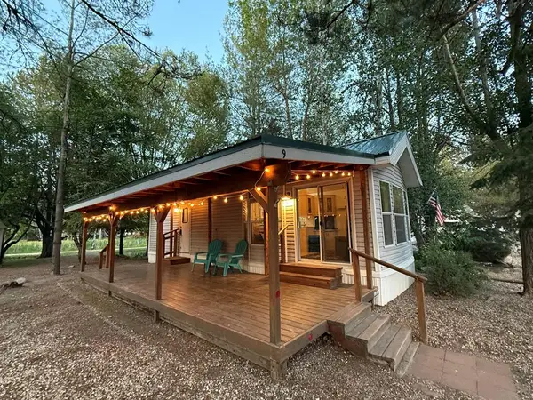 9 H Street, Cascade, ID 83611